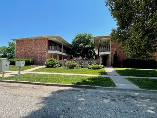 Building Photo - 4715 Gladstone St