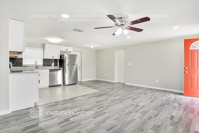 Building Photo - 201 Spring Lake Cir