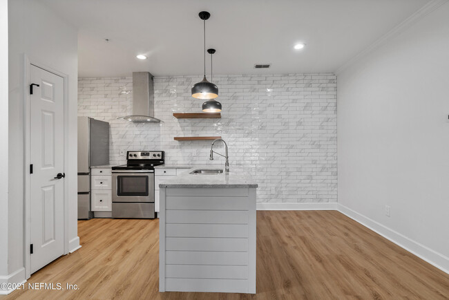 Building Photo - 230 Colima Ct