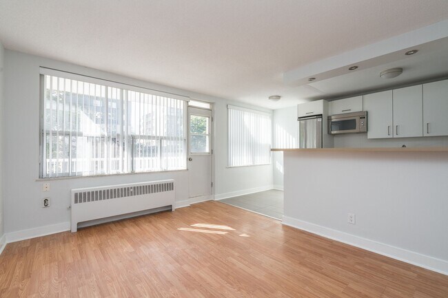Photo du bâtiment - 99 Tyndall Ave