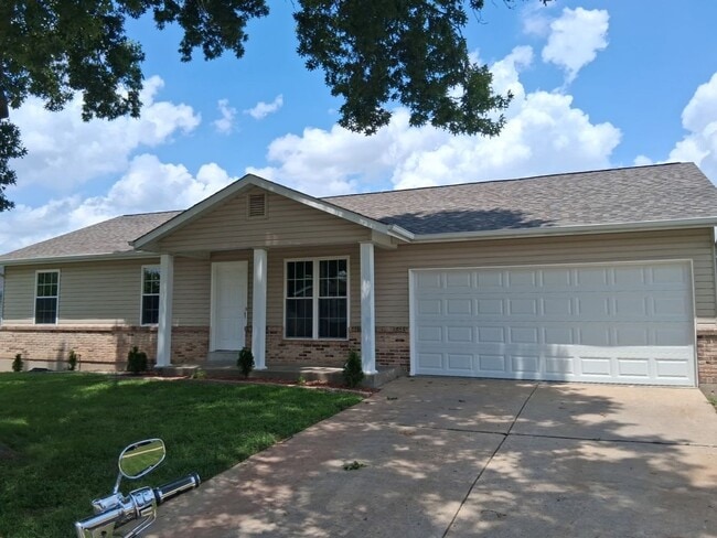 Building Photo - 3 Bed House in St. Peter's MO