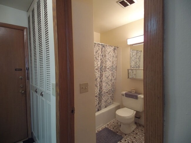 Interior Photo - Oakview Manor