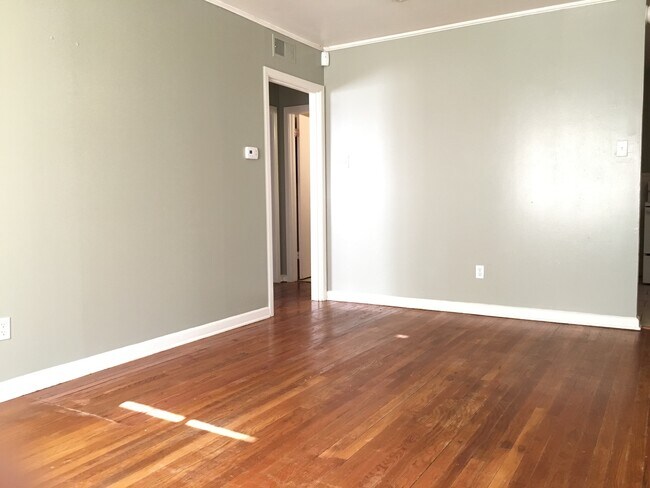 Foto del edificio - Cute 2/1!