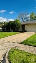Building Photo - 2500 Willow Ln