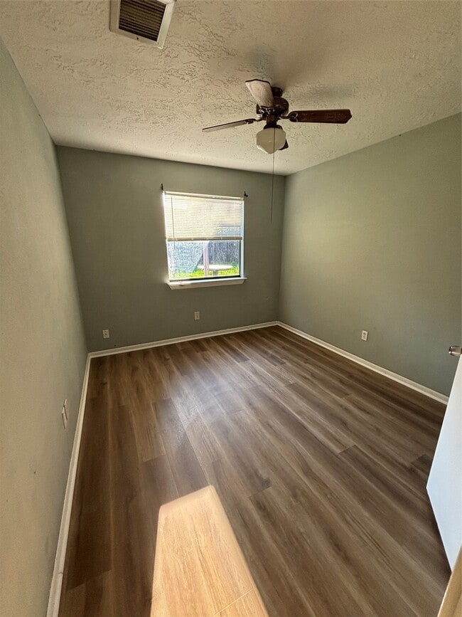 Building Photo - 1506 Park Maple Dr