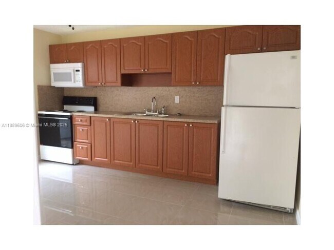 Foto del edificio - 5737 Simms St