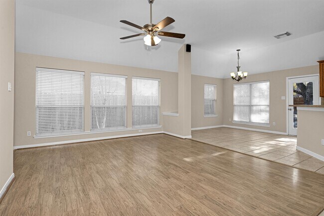 Foto del edificio - 24711 Laurel Chase Ln