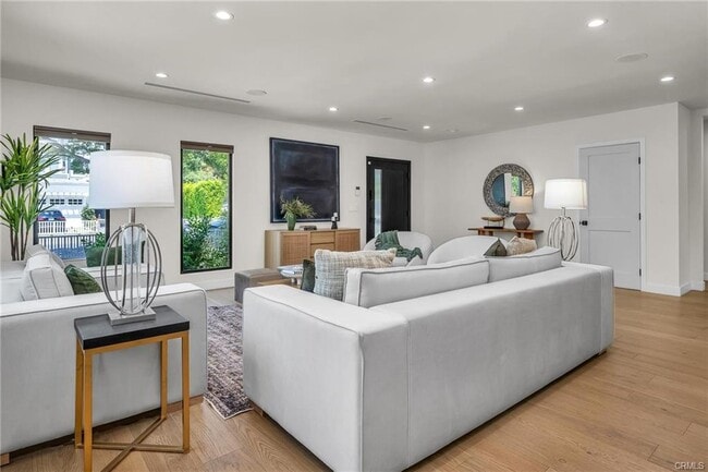 Foto del edificio - 5110 Greenbush Ave