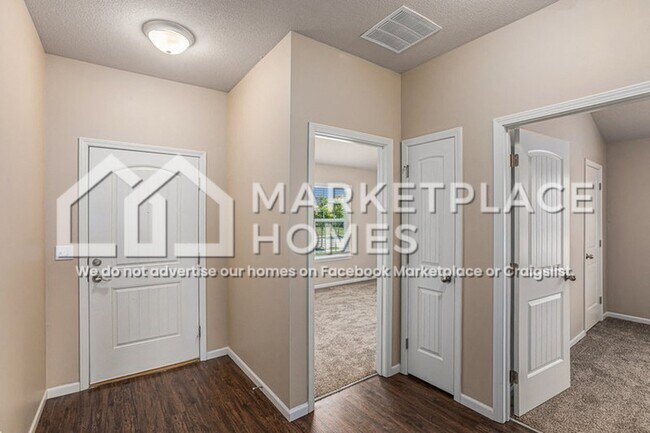 Building Photo - 742 S Magnolia St