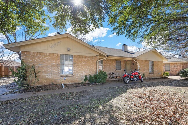 Foto del edificio - Cute 2/2 Duplex in Keller!