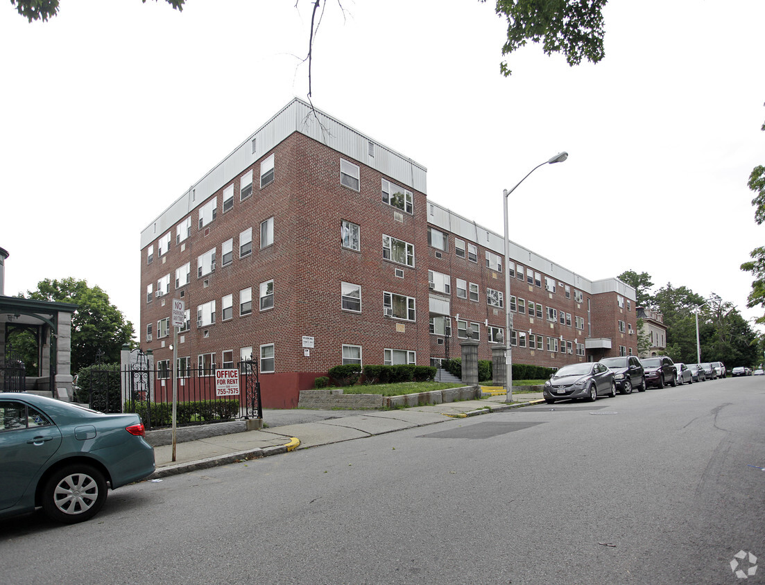 Building Photo - 30 Cedar St