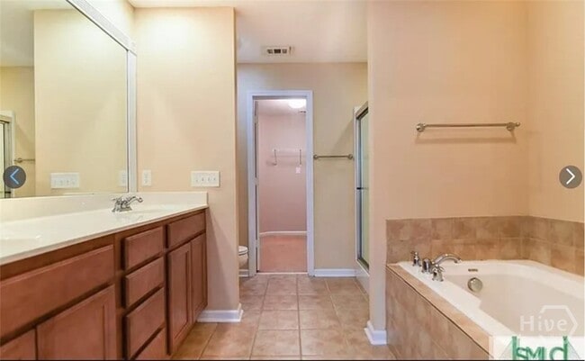 Building Photo - 43 Weslyn Park Dr