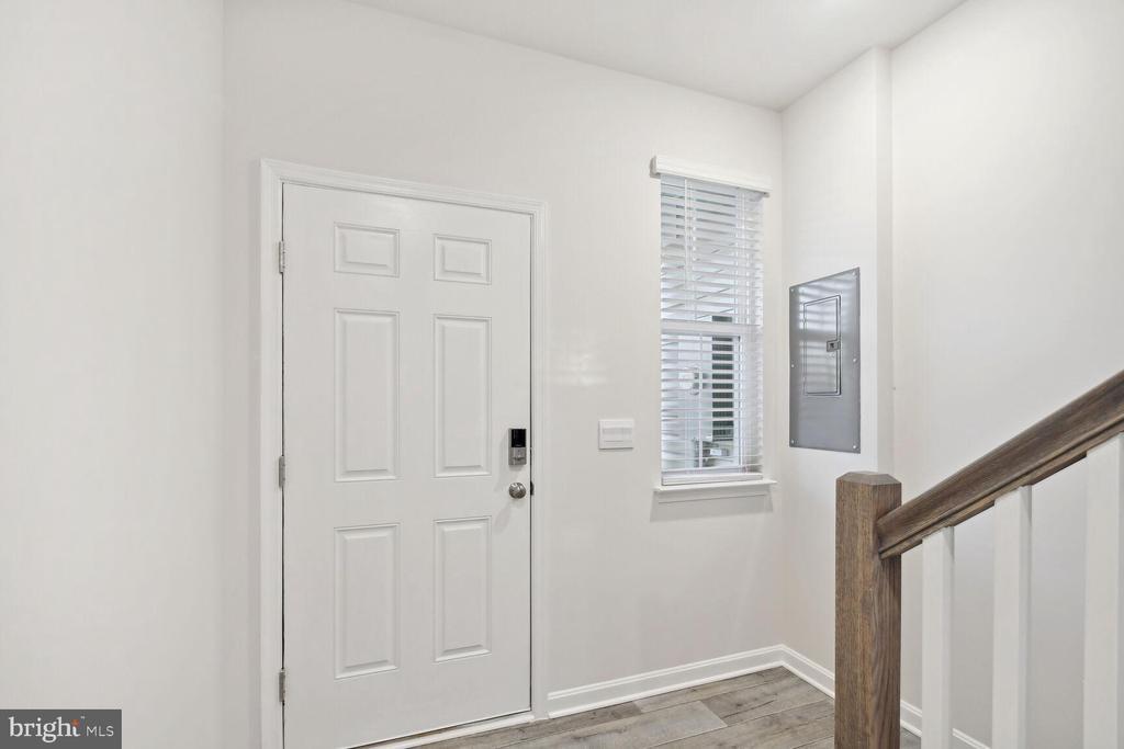 Primary Photo - 415 Tevis St