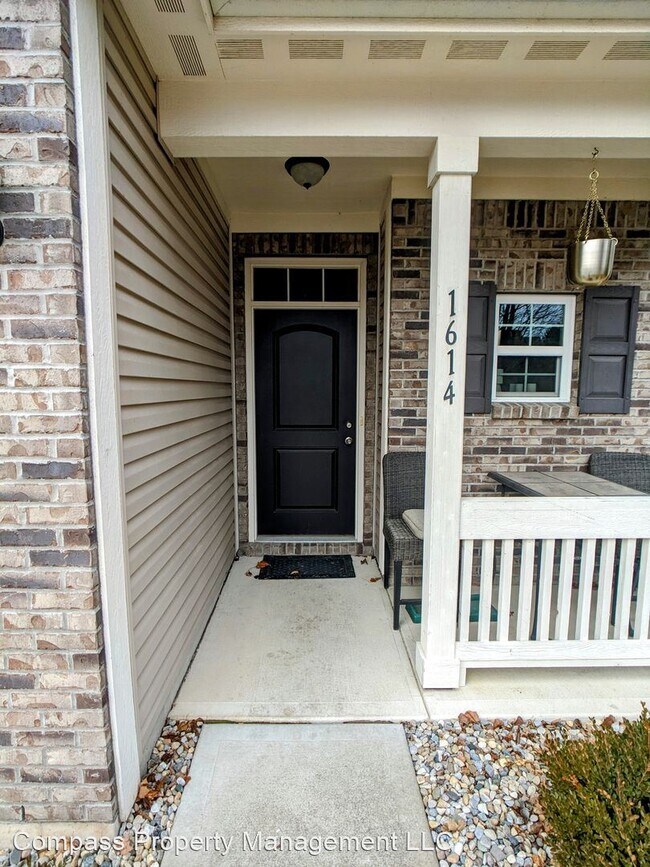 Building Photo - 4 br, 2.5 bath House - 1614 Bridgecreek Cr...