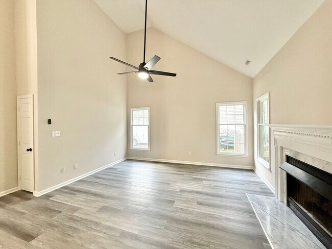 Foto del edificio - 707 Clay Hill Dr