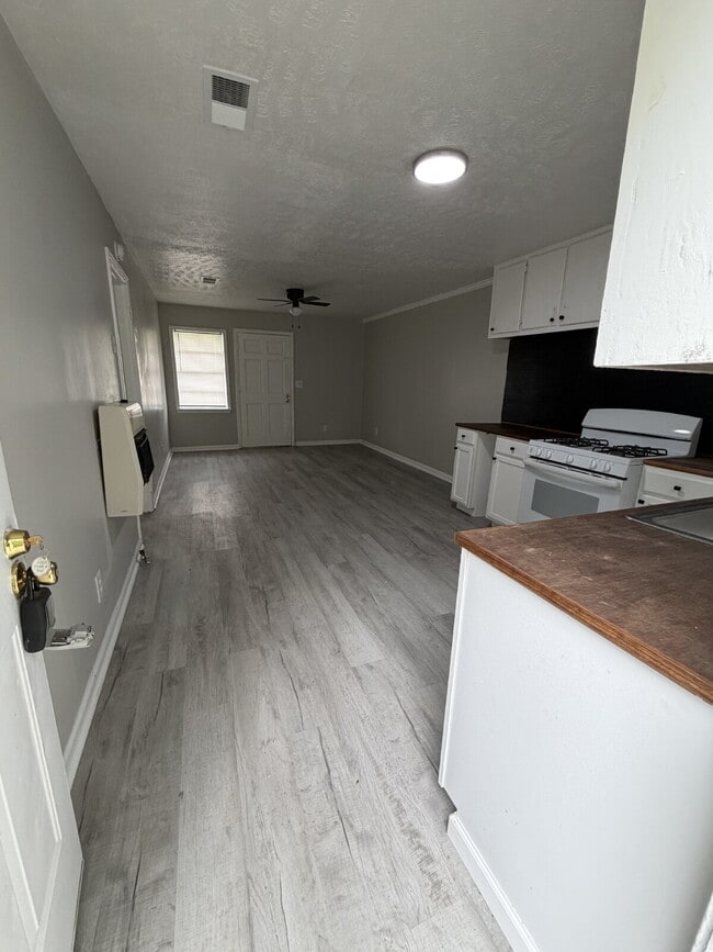 Building Photo - 2/1 in Pearl for $1200!