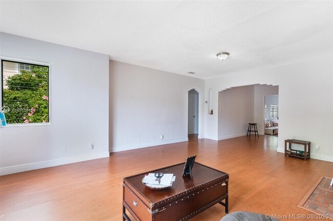 Foto del edificio - 2916 SW 27th Terrace