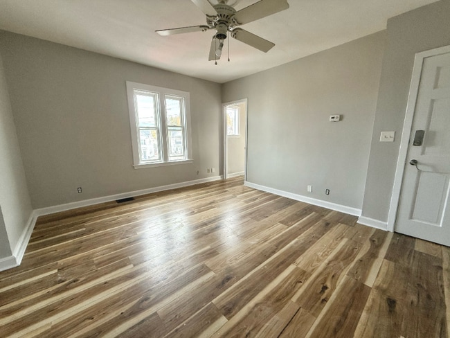 Foto del edificio - 13 Brooks Ave