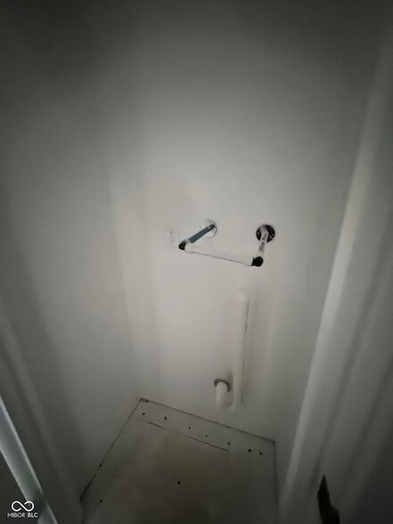 Building Photo - 15275 Farrington Rd