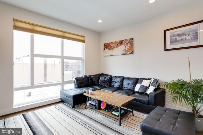 Foto del edificio - 2337 Champlain St NW