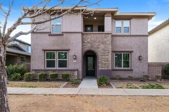 Building Photo - 1035 S Agnes Ln