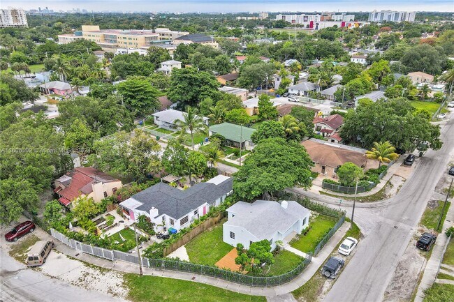 Building Photo - 6344 NW Miami Pl