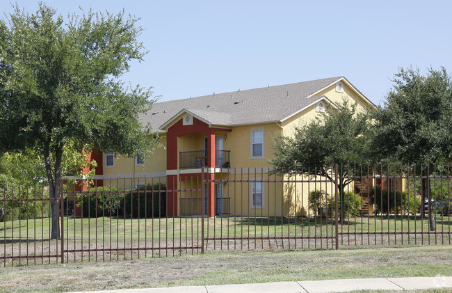 Rosillo Creek - Rosillo Creek Apartments