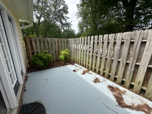 Building Photo - 6817 Fairpoint Ct