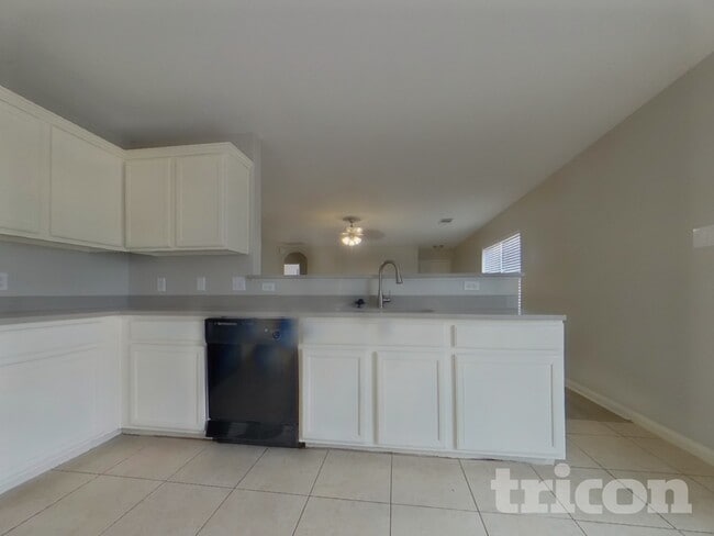Building Photo - 4817 Cedar Springs Dr