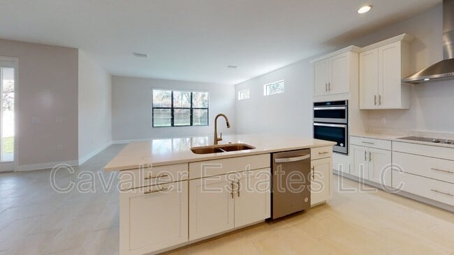 Building Photo - 205 N Glen Ave