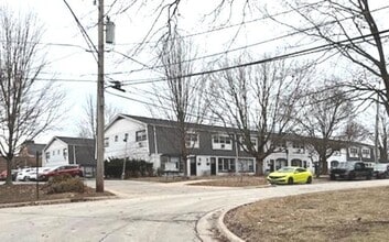 Building Photo - 1900 Green Bay Rd