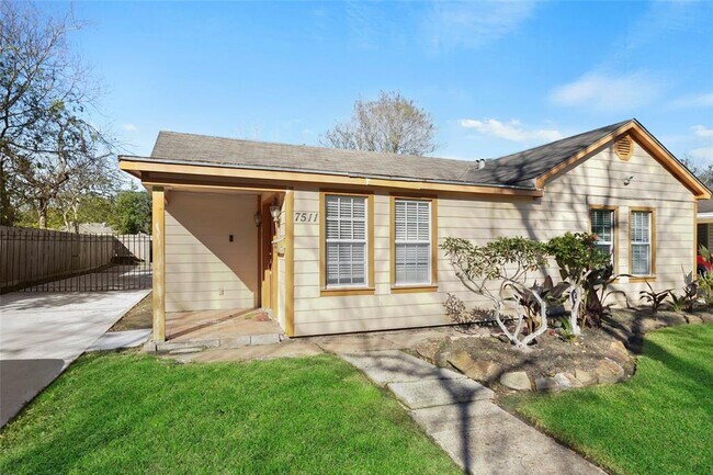 Building Photo - 7511 Buena Vista St