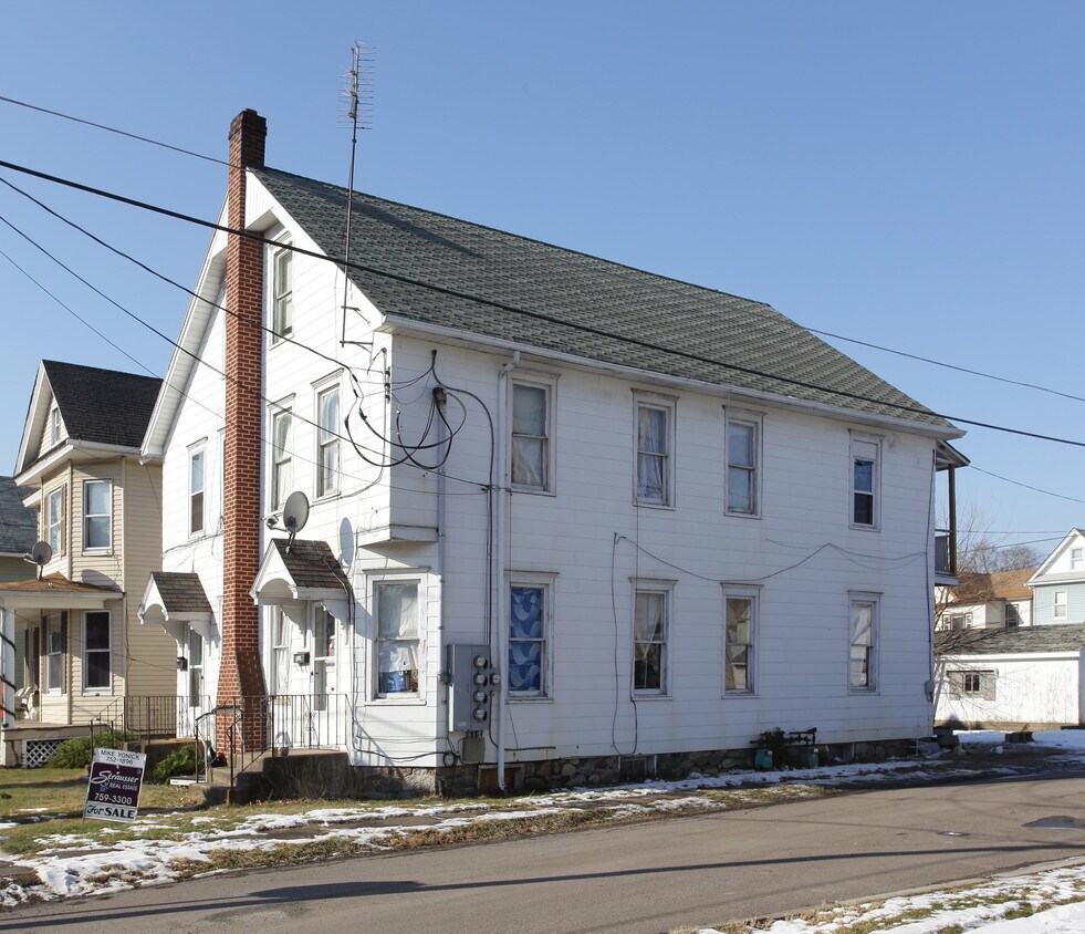 Primary Photo - 437-439 E 2nd St
