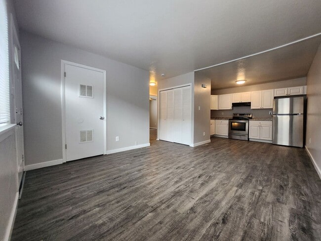 Building Photo - 4303 Ericson Dr