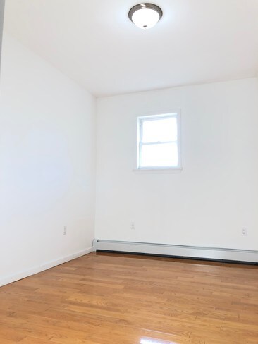 Foto del edificio - 82-37 51st Ave