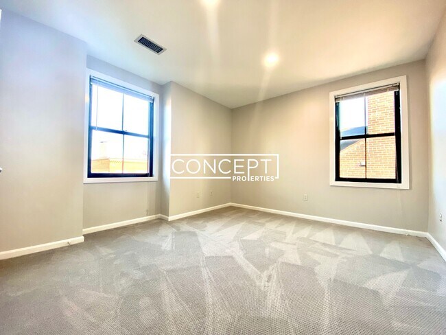 Foto del edificio - 151 W Brookline St