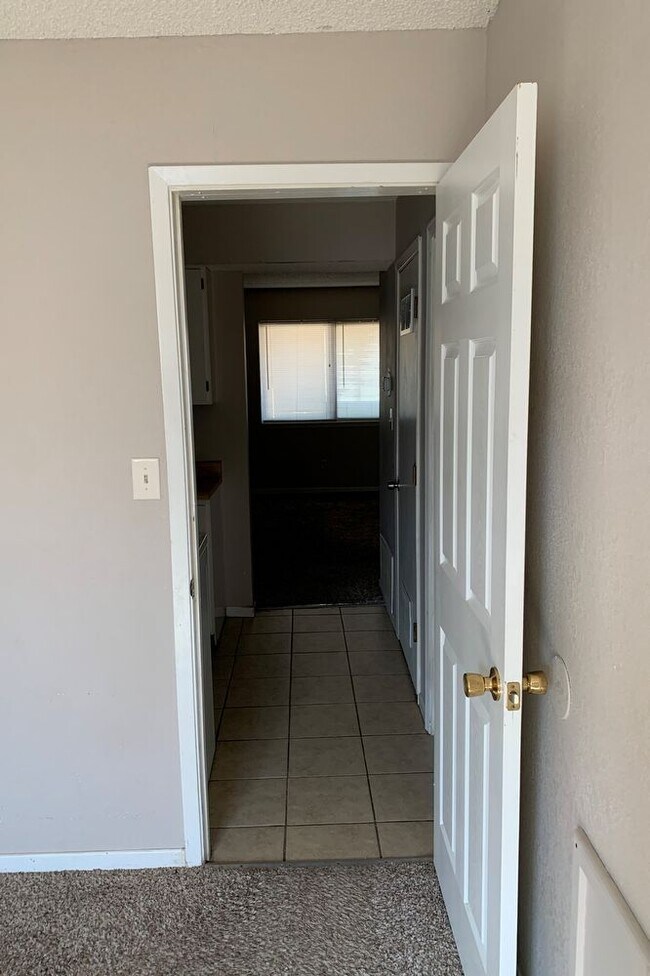Building Photo - Unit5-1307Harrison-1BR1Bath