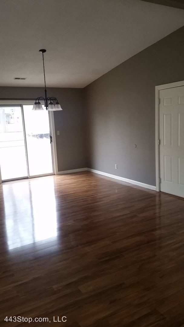 Building Photo - 3 br, 2 bath House - 7295 Suncrest Court