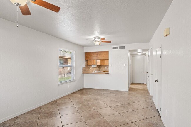 Foto del edificio - 115 Rhonda Dr