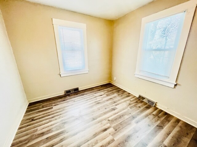 Building Photo - 619 S Ash Ave