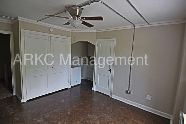 Foto del edificio - First Month Free!