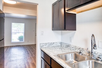 Building Photo - Aspen Court