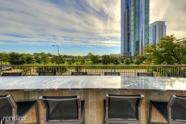 Foto del edificio - 1128 S Michigan Ave