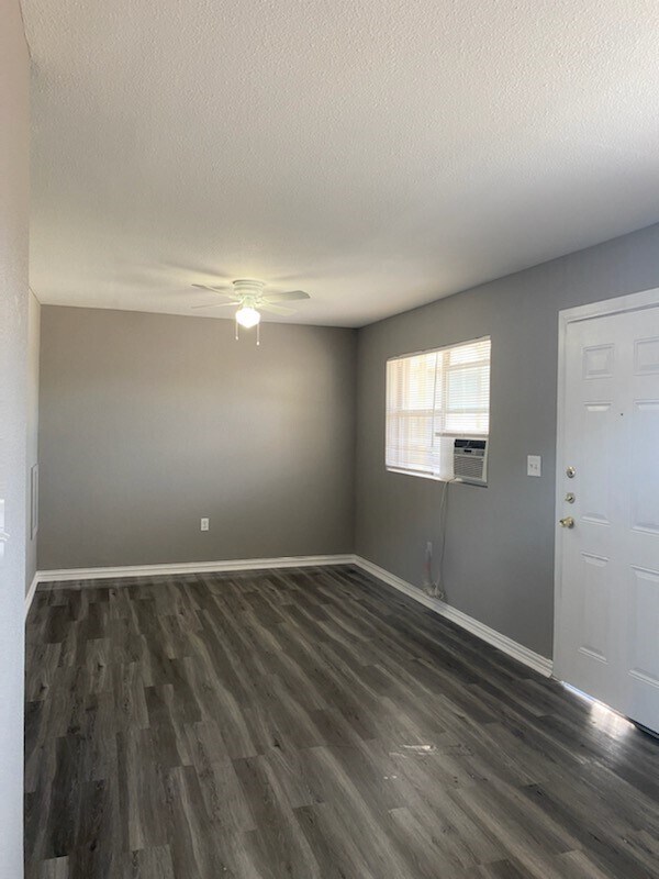 Living Room - 809 Ann Ave