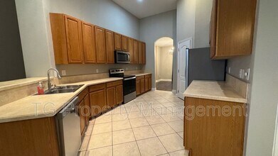 Building Photo - 614 Loire Ct