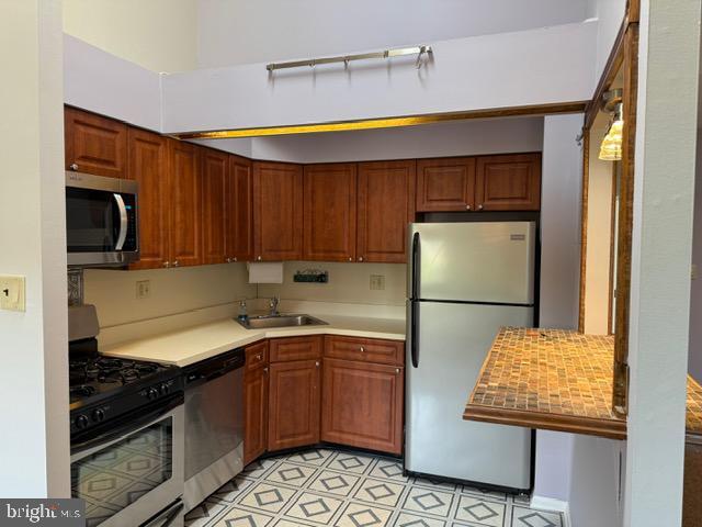 Building Photo - 4960 Fitler St