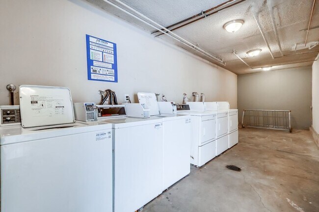 Foto del interior - Baldwin Hills Apartment Living – Convenien...