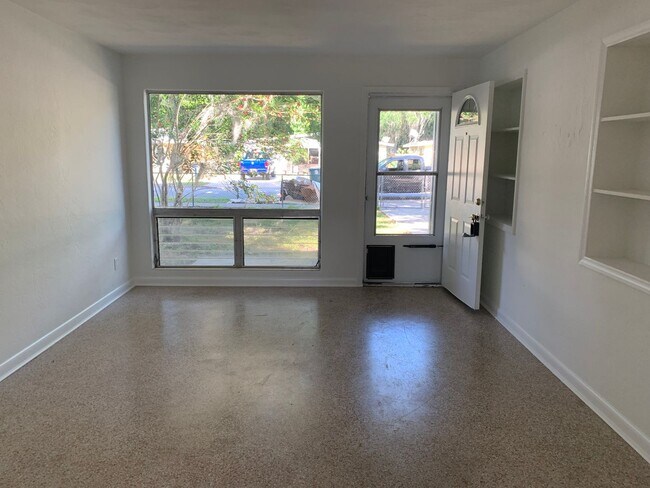 Foto del edificio - 760 Greenway Pl