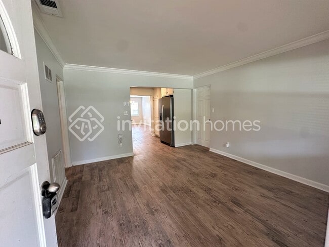 Building Photo - 705 Carvell Dr