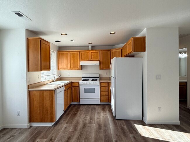 Foto del edificio - 1545 Fircrest Ct SE